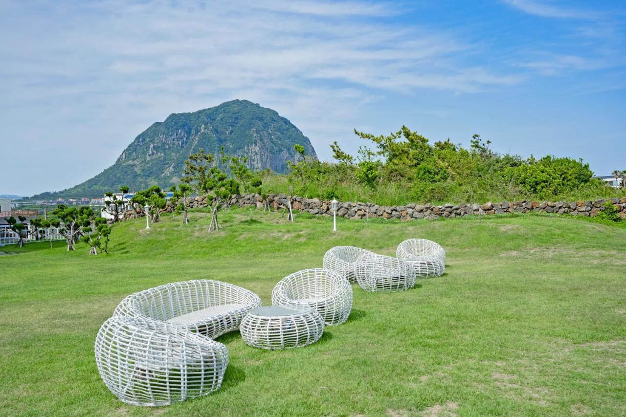 Sun And Moon Resort Seogwipo Bagian luar foto