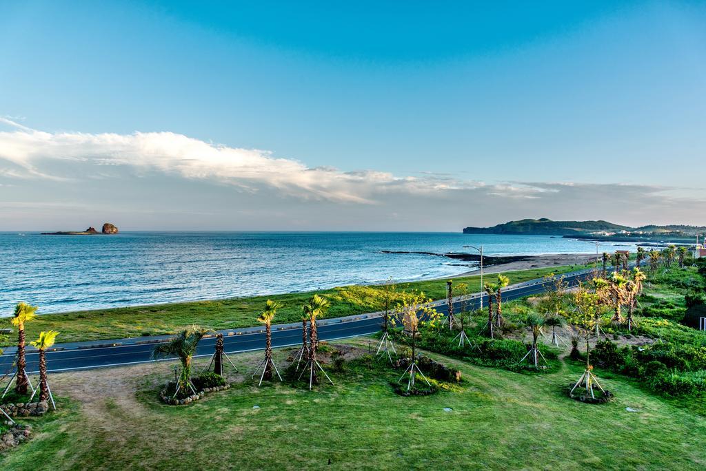 Sun And Moon Resort Seogwipo Bagian luar foto